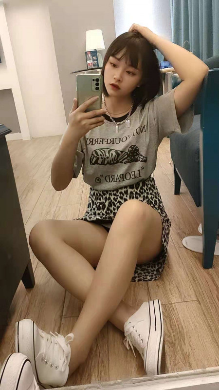 龙岗嫩妹小荷